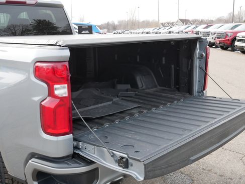 Used 2024 Chevrolet Silverado 1500 RST image 18
