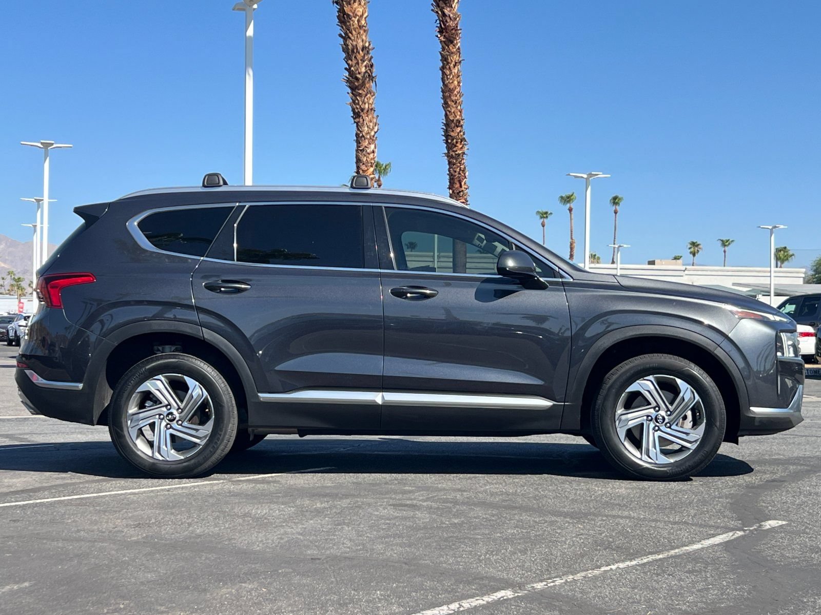 Used 2022 Hyundai Santa Fe SEL AWD/4WD image 2