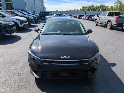 New 2025 Kia K4 FWD image 2