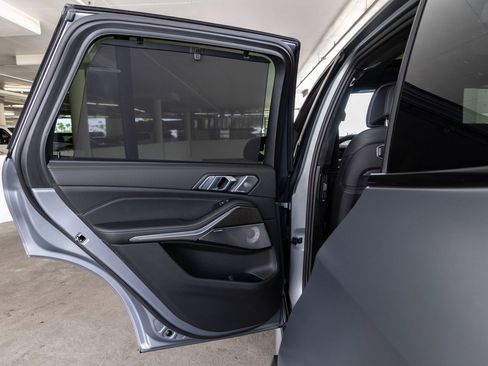 Used 2025 BMW X5 M60i AWD/4WD image 23