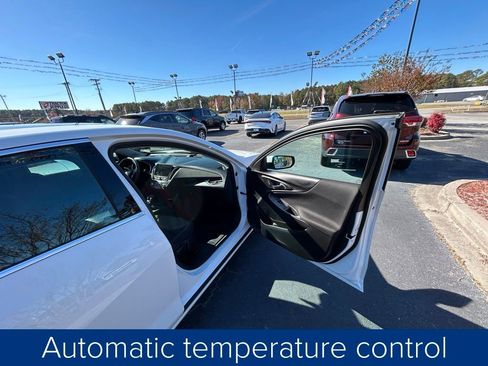 Used 2024 Chevrolet Malibu LT image 20