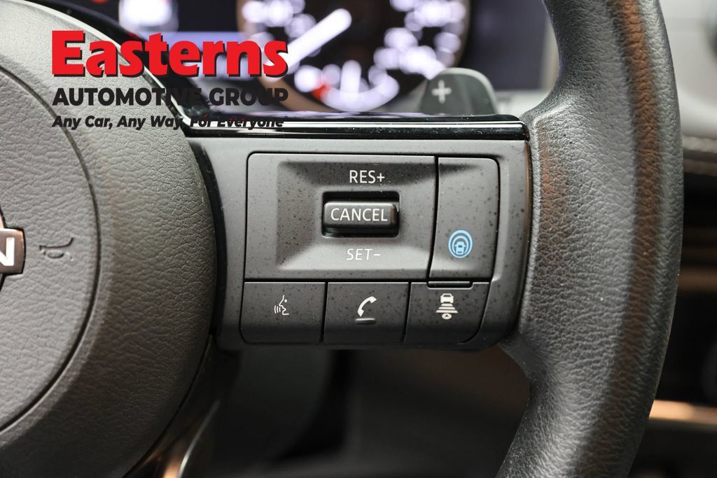 Used 2023 Nissan Rogue SV AWD/4WD image 17
