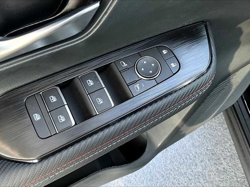 New 2026 Nissan Kicks SR image 19