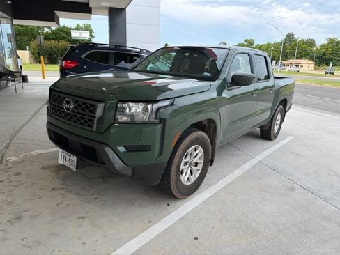 Used 2024 Nissan Frontier SV w/ Technology Package RWD image 2