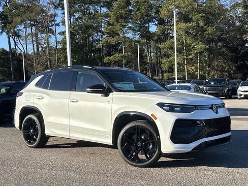 New 2026 Volkswagen Tiguan SE R-Line image 30