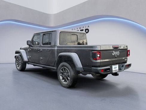 Used 2020 Jeep Gladiator Overland image 3