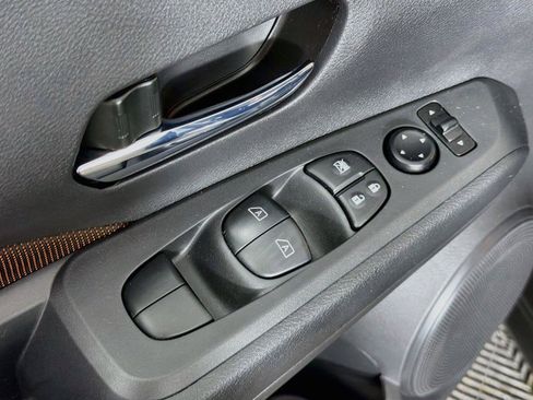 Used 2024 Nissan Kicks SR FWD image 23