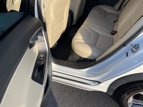 Used 2015 Volvo V60 T5 Cross Country image 37