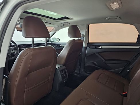 Used 2021 Volkswagen Passat 2.0T SE image 21