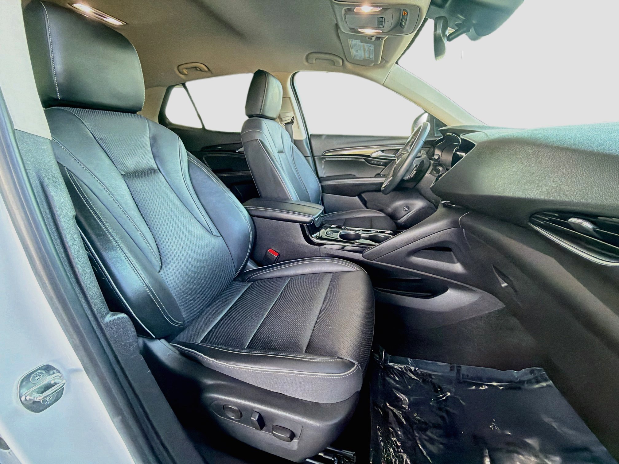 Used 2021 Buick Envision Essence w/ Sport Touring Package AWD/4WD image 30