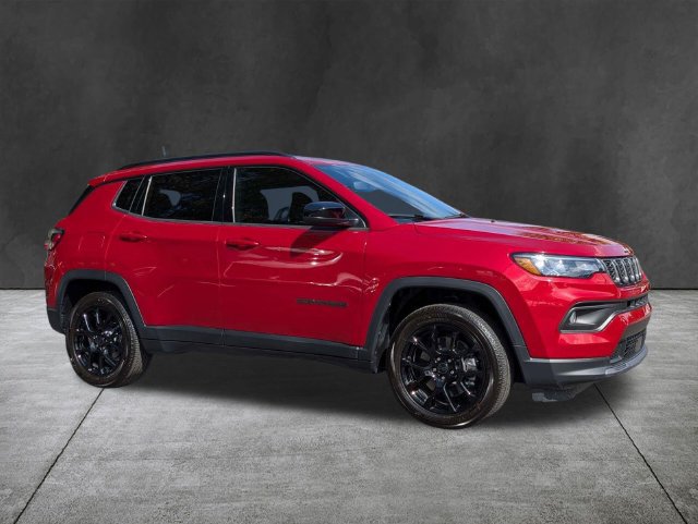 Used 2026 Jeep Compass Latitude AWD/4WD image 2