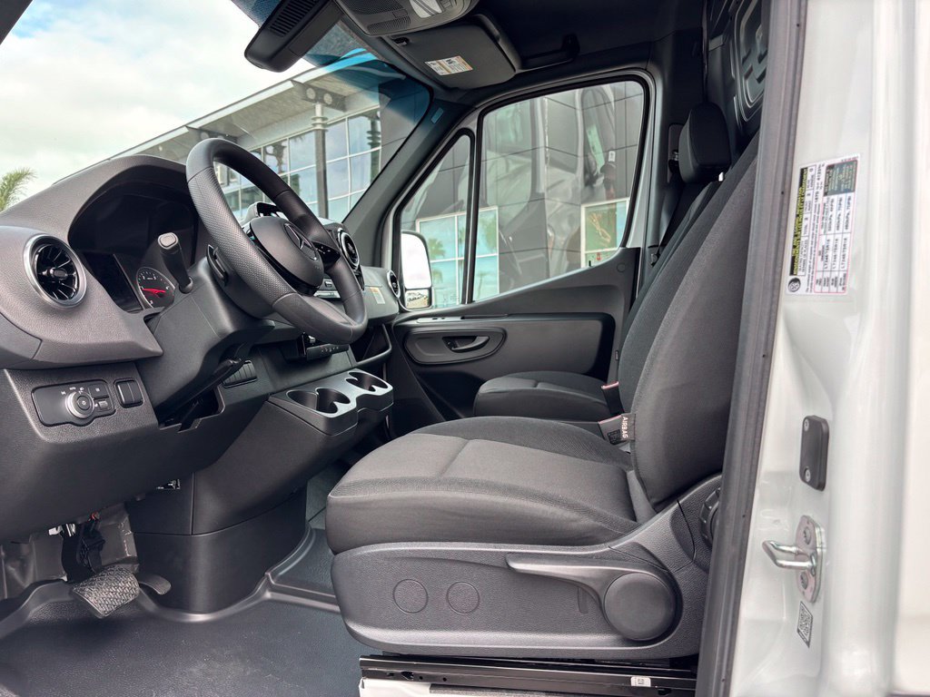 Used 2026 Mercedes-Benz Sprinter 2500 image 12