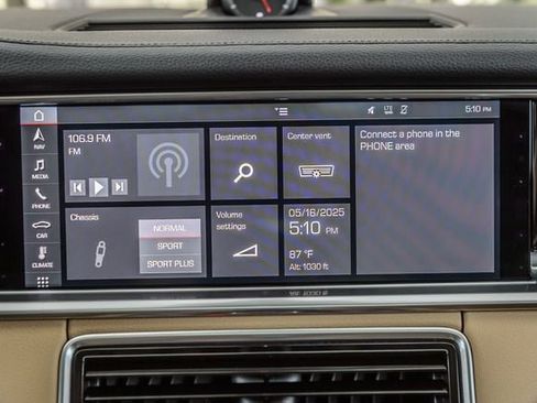 Used 2018 Porsche Panamera 4 image 18