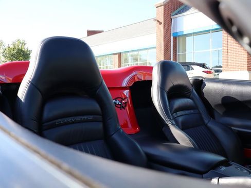 Used 2000 Chevrolet Corvette Convertible image 2