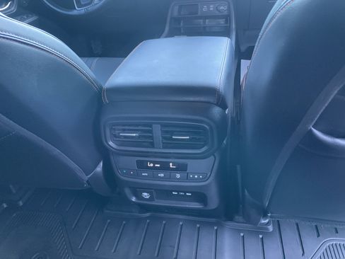 Used 2025 Honda Pilot TrailSport image 17