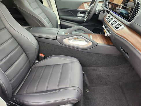 New 2026 Mercedes-Benz GLS 450 4MATIC image 13