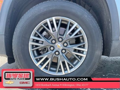 Used 2026 Chevrolet Traverse LT AWD/4WD image 11