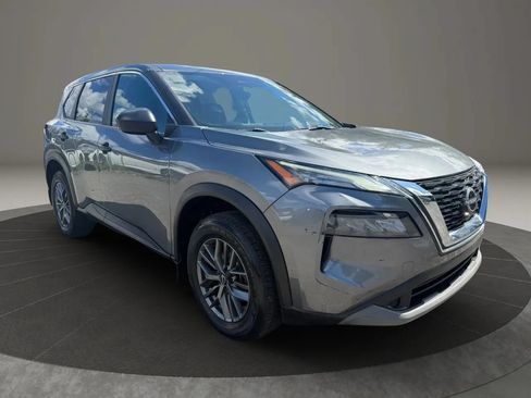 Used 2023 Nissan Rogue S FWD image 3