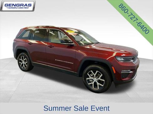 Certified 2025 Jeep Grand Cherokee Limited w/ Luxury Tech Group II AWD/4WD image 9