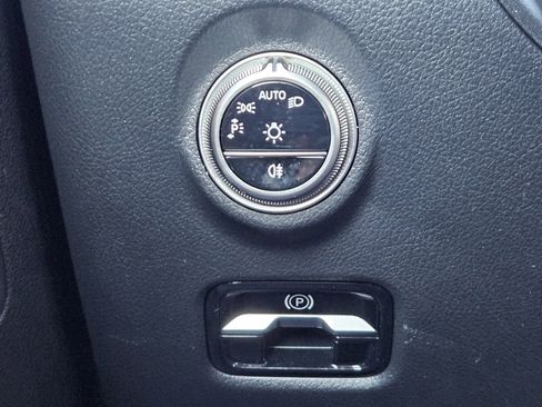 Certified 2025 Mercedes-Benz C 300 Sedan image 22