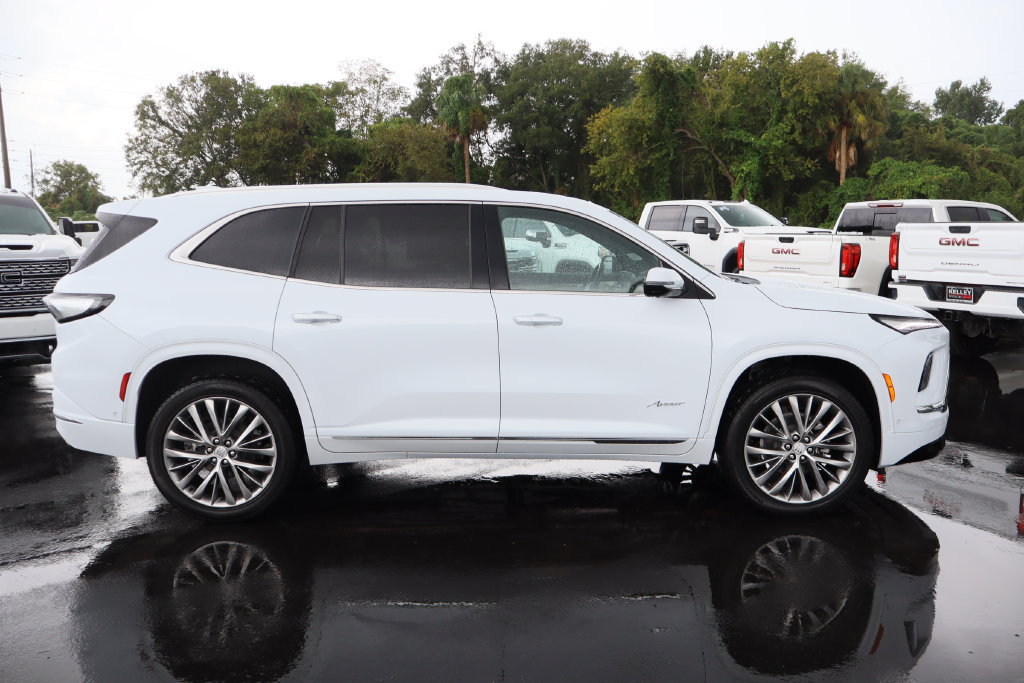 Certified 2026 Buick Enclave Avenir w/ Super Cruise Package AWD/4WD image 10