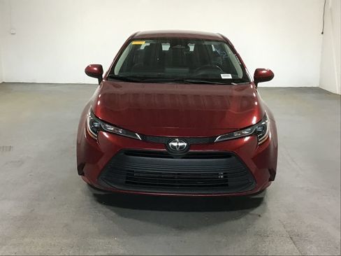 Used 2024 Toyota Corolla LE FWD image 2