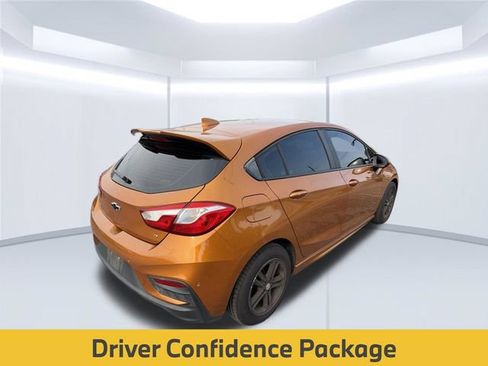 Used 2017 Chevrolet Cruze LT w/ Convenience Package FWD image 6