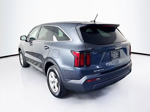 Certified 2023 Kia Sorento LX AWD/4WD image 7