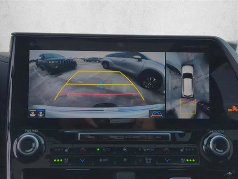 Certified 2022 Toyota Highlander Platinum image 18