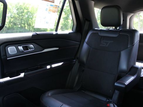 Used 2025 Ford Explorer ST AWD/4WD image 13