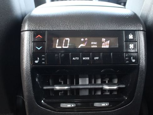 Used 2022 Jeep Grand Cherokee L Limited AWD/4WD image 28