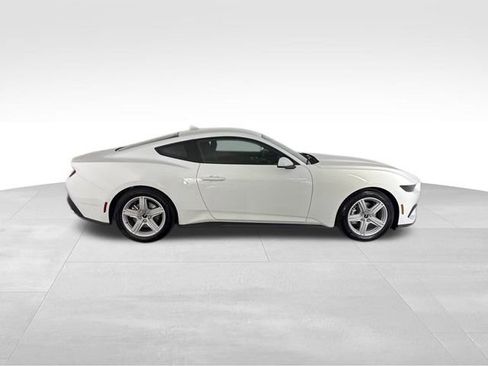 Used 2026 Ford Mustang Coupe RWD image 5