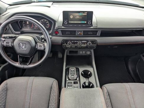 Used 2025 Honda Pilot Sport image 15