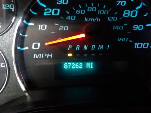 Used 2021 Chevrolet Express 2500 w/ Driver Convenience Package RWD image 17