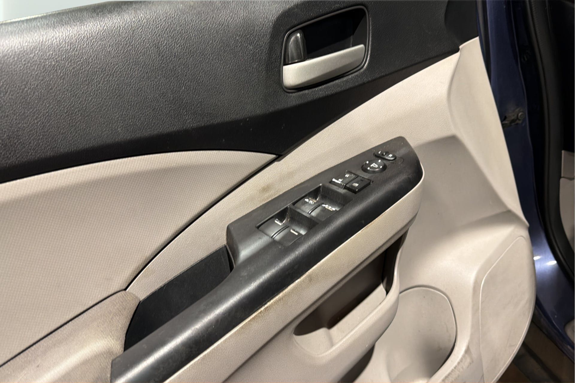 Used 2014 Honda CR-V LX image 19