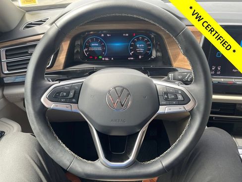 Used 2024 Volkswagen Atlas SE AWD/4WD image 26