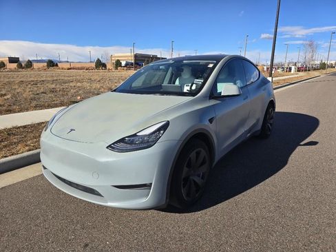 Used 2021 Tesla Model Y Long Range image 1