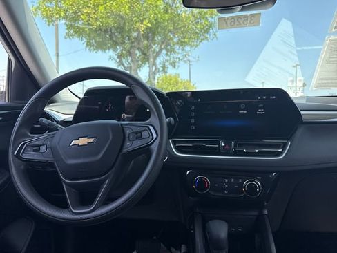 Certified 2025 Chevrolet TrailBlazer LT AWD/4WD image 12