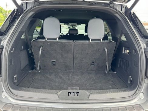 Used 2025 Ford Explorer ST-Line w/ ST-Line Street Pack AWD/4WD image 6