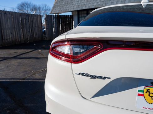 Used 2019 Kia Stinger GT2 image 10