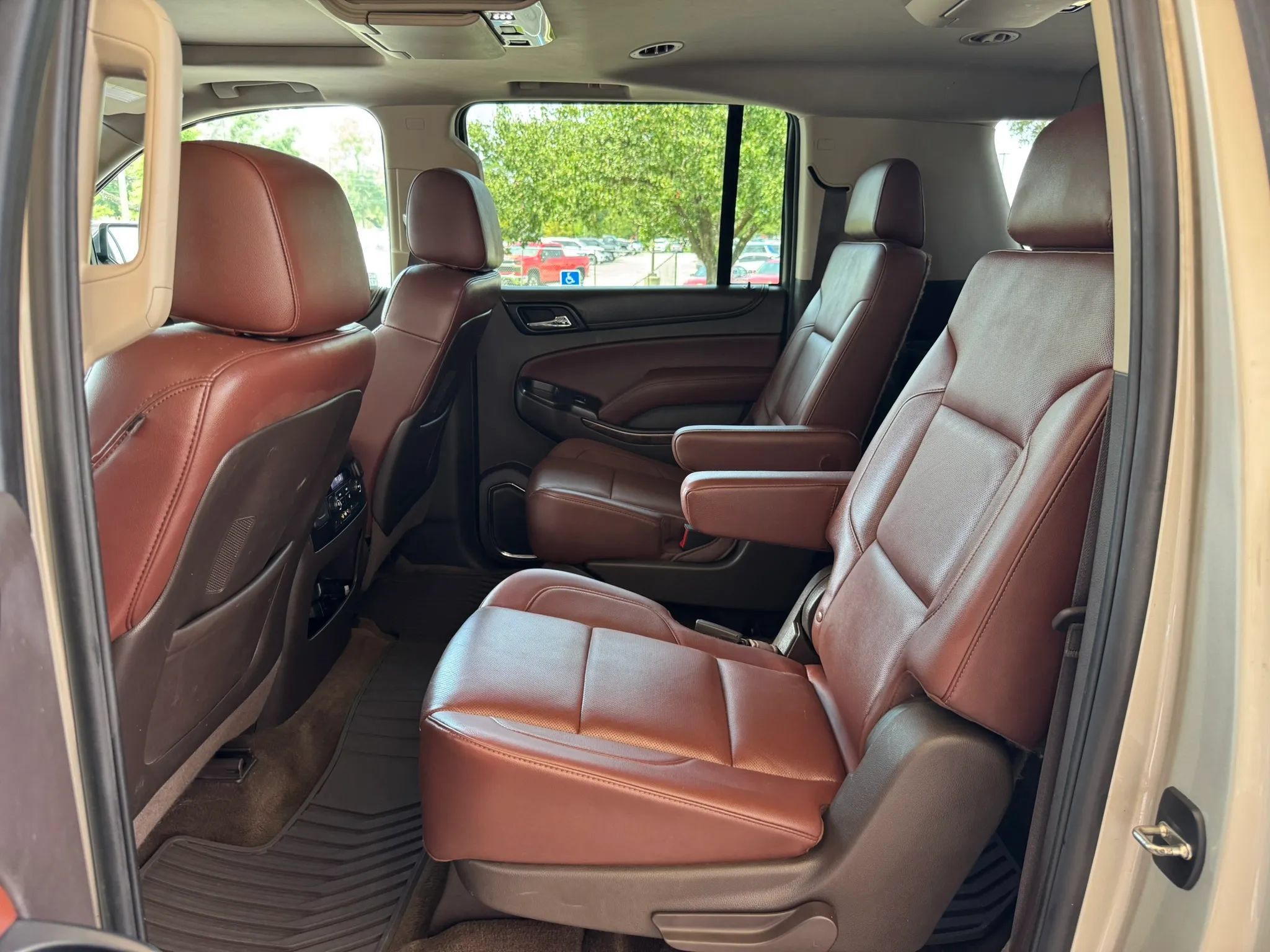 Used 2015 Chevrolet Suburban LTZ AWD/4WD image 16