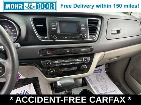 Used 2018 Kia Sedona LX FWD image 29