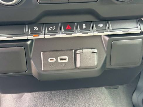 Used 2022 Chevrolet Silverado 1500 Custom RWD image 28