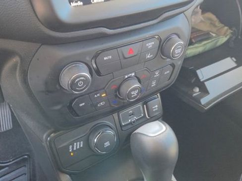 Used 2023 Jeep Renegade Limited AWD/4WD image 19