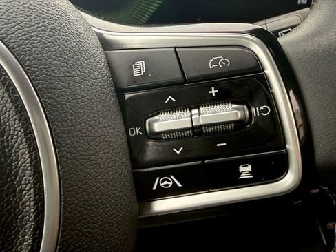 Used 2024 Kia Sorento S FWD image 12