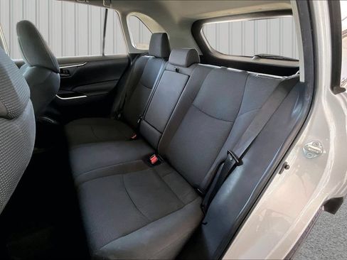 Used 2021 Toyota RAV4 LE FWD image 18