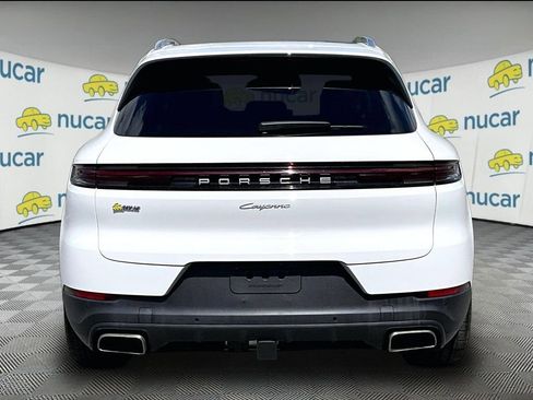 Used 2024 Porsche Cayenne AWD/4WD image 5