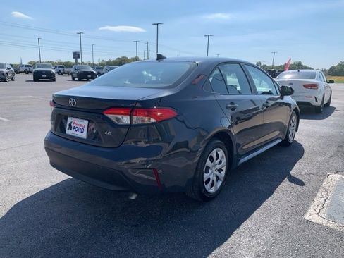 Used 2025 Toyota Corolla LE image 5