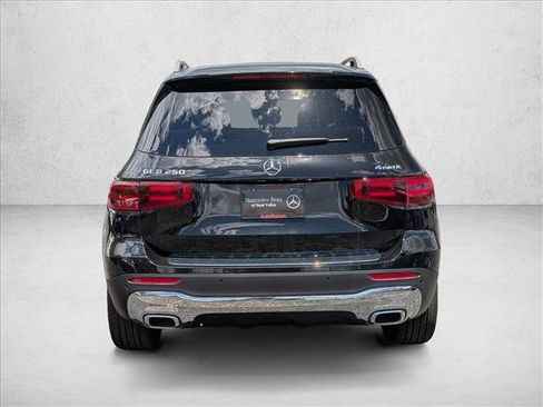 New 2026 Mercedes-Benz GLB 250 4MATIC image 8