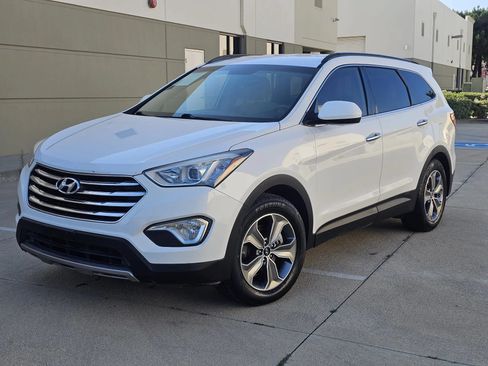 Used 2016 Hyundai Santa Fe SE FWD image 1